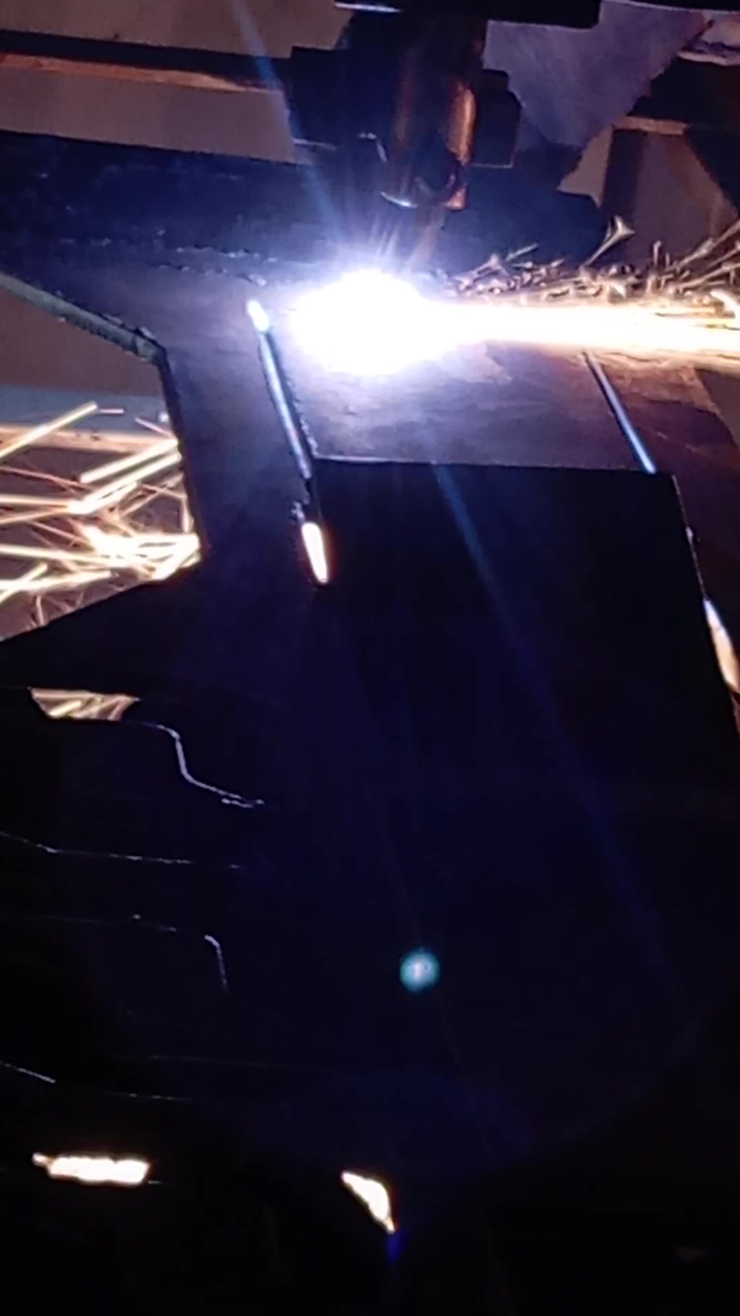 Plasma cortando acero